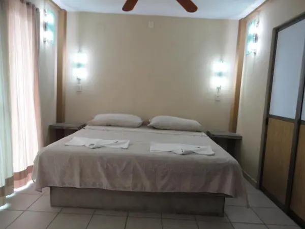 Hotel Catala 10